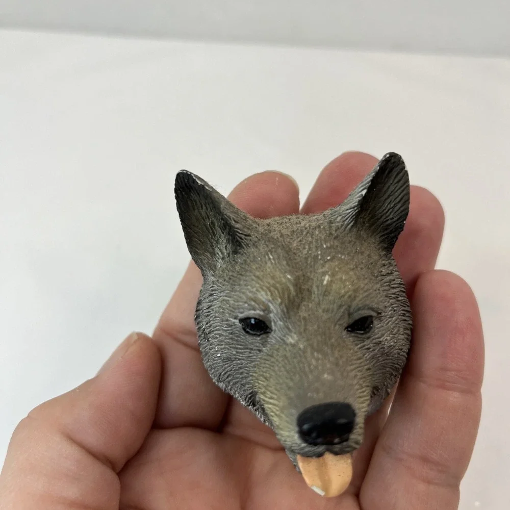 Norwegian Elkhound Magnet Gray Big Head Black Eyes Chip Tongue 2